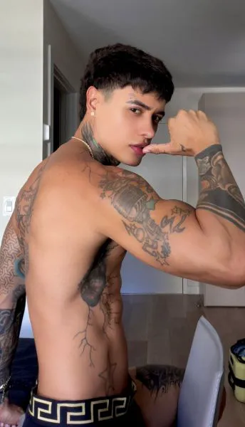 Escorts Miami Beach, Florida Alejogomez