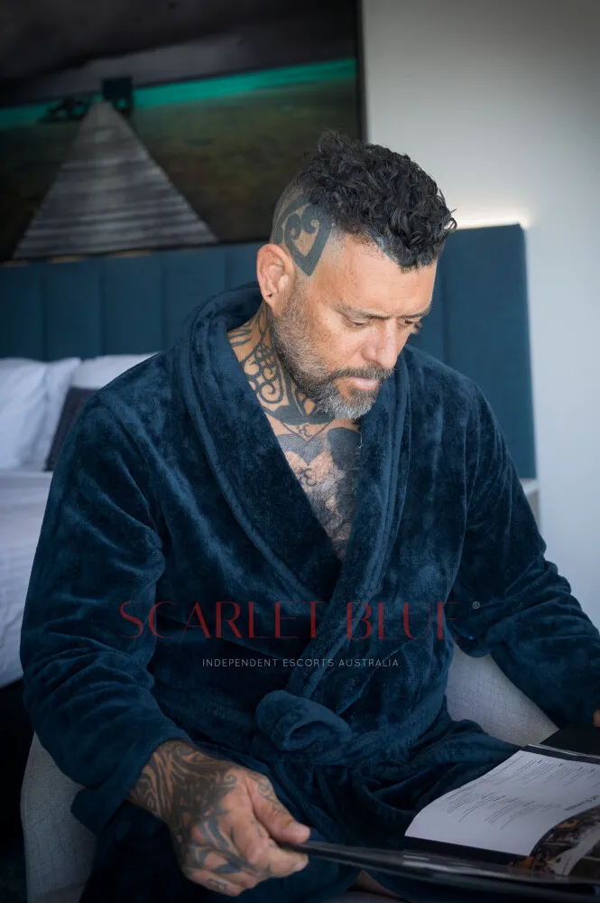 Escorts Perth, Australia Salvador Darling - male Escort 


