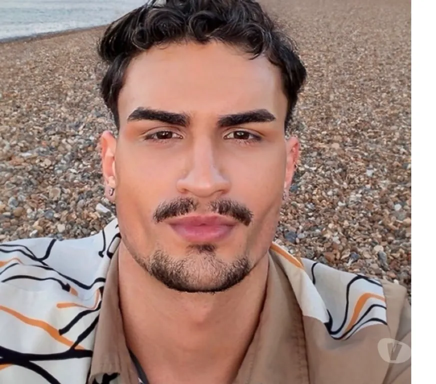 Escorts London, England Handsome European | Discreet and Relaxed