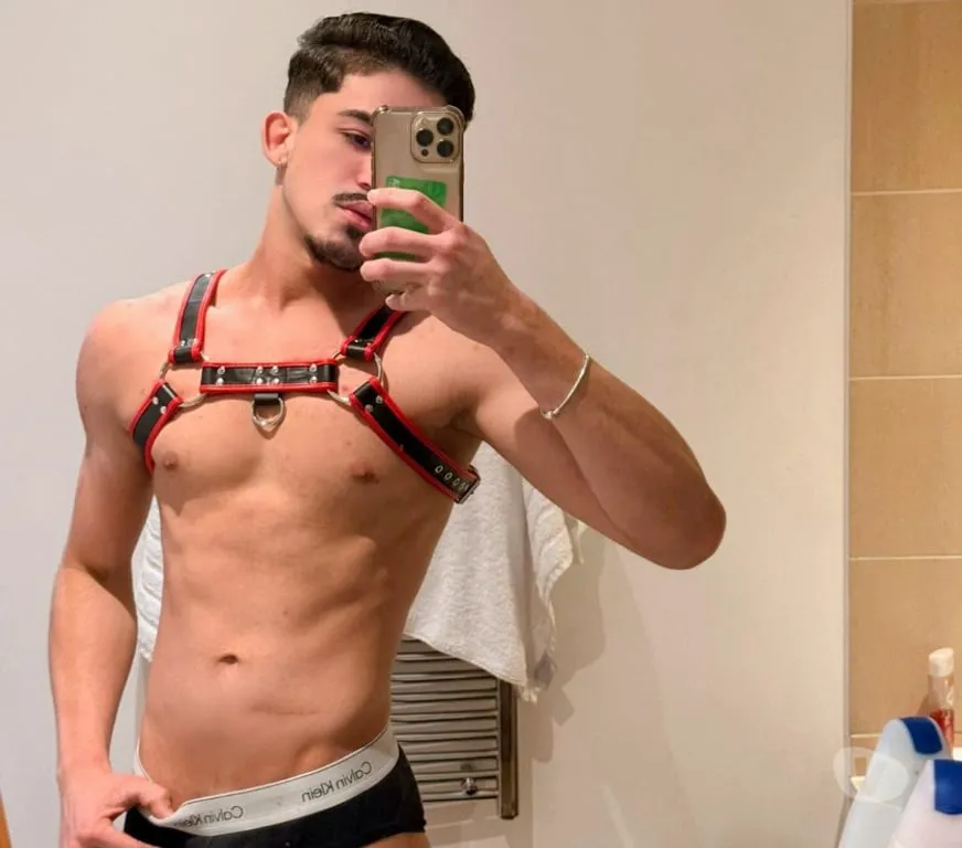 Escorts Chichester, England Hot Brazilian boy