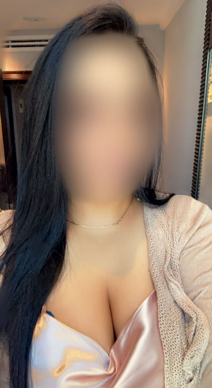 Escorts Dubai, United Arab Emirates ISHITA indian spa in bur Dubai