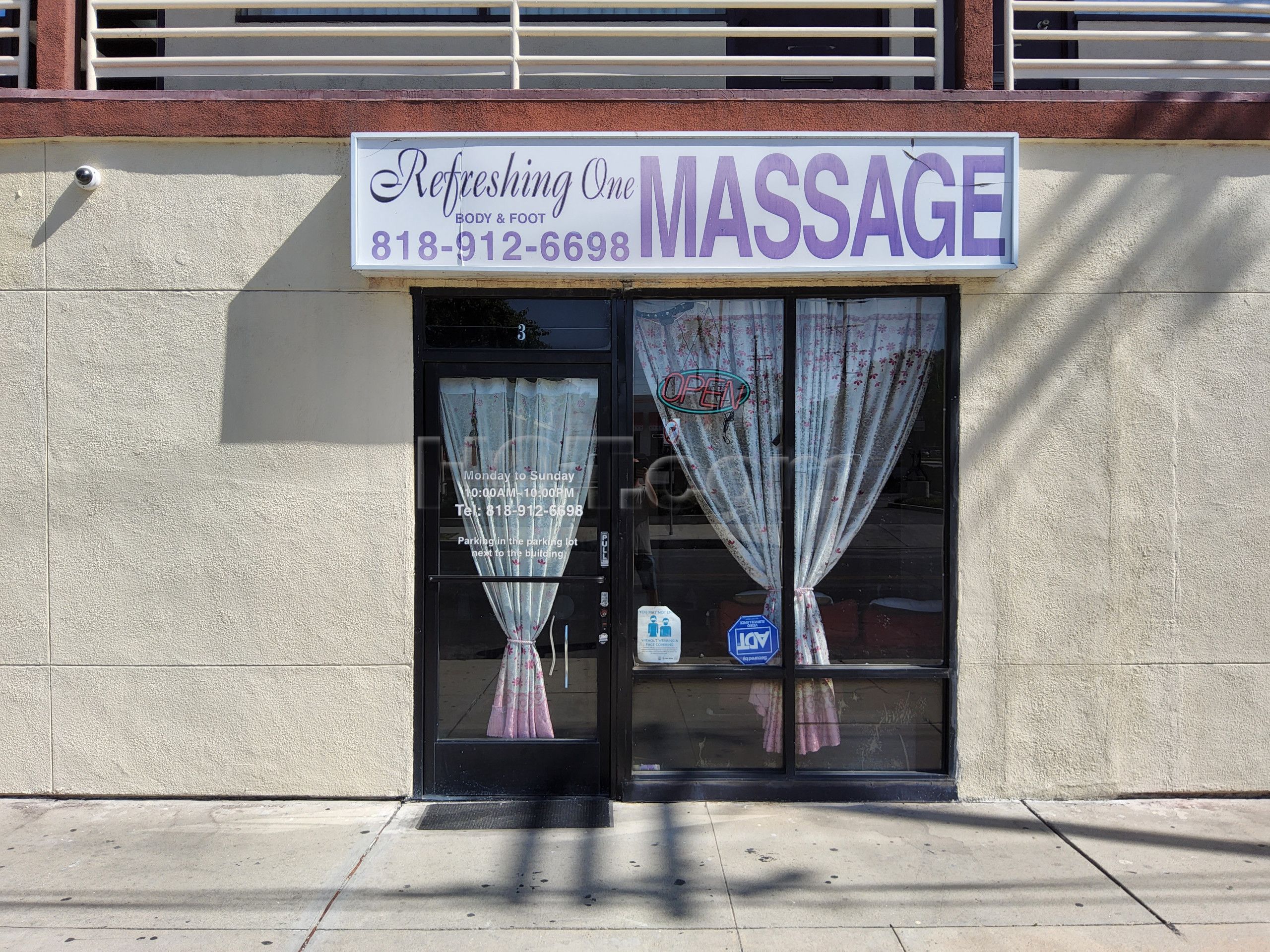 Canoga Park, California Refreshing One Massage