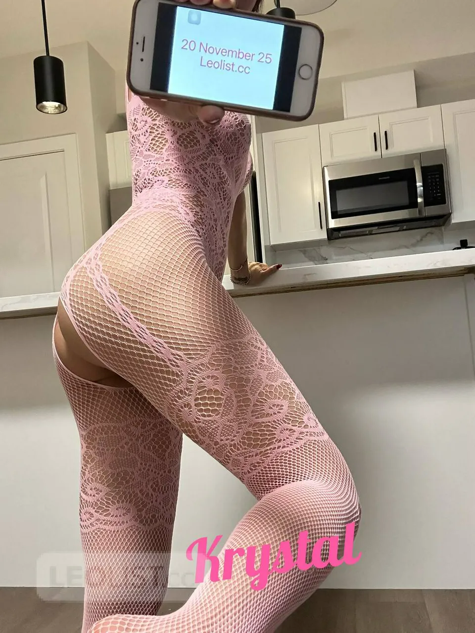 Escorts Kitchener, Ontario Krystal