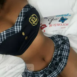 Escorts Markham, Ontario squirter + schoolgirl peach 爸爸