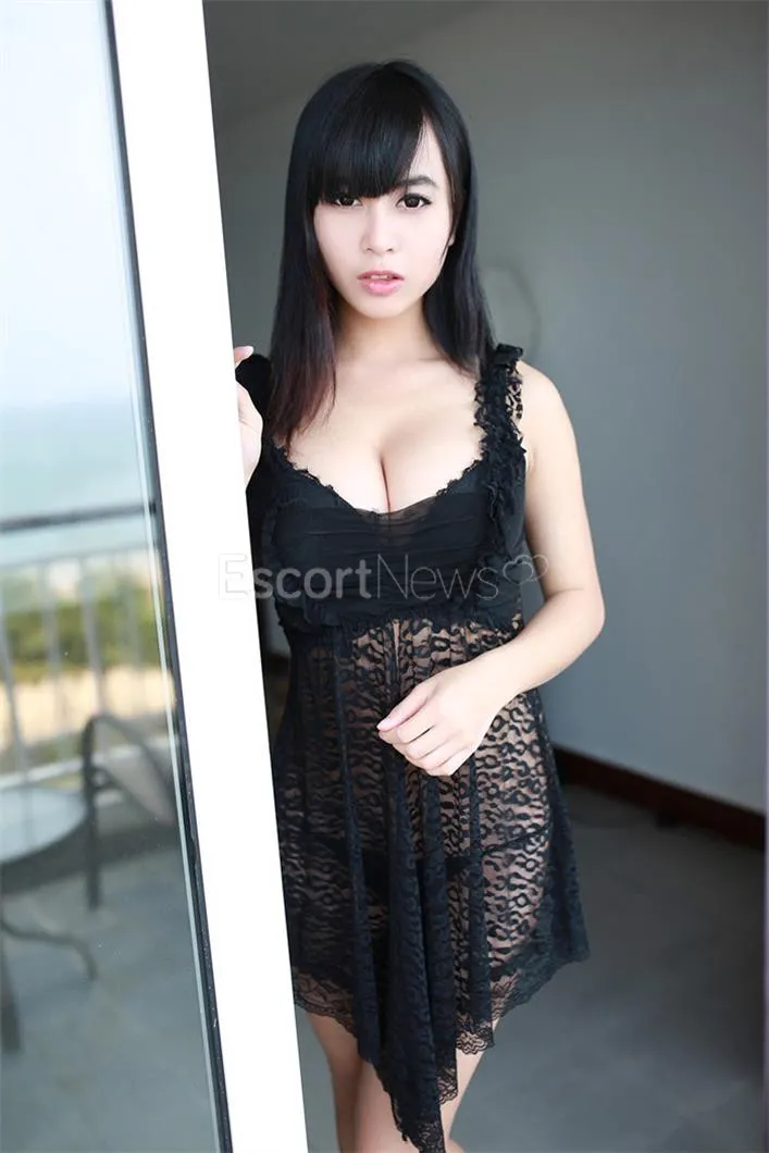 Escorts United Arab Emirates Sophie