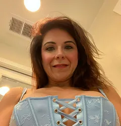 Escorts St. Albert, Alberta Angela