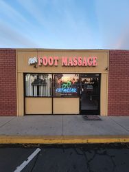 La Mirada, California Ava Foot Massage