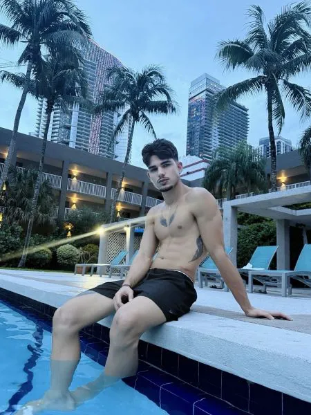 Escorts Fort Myers, Florida Jesus_Cubano