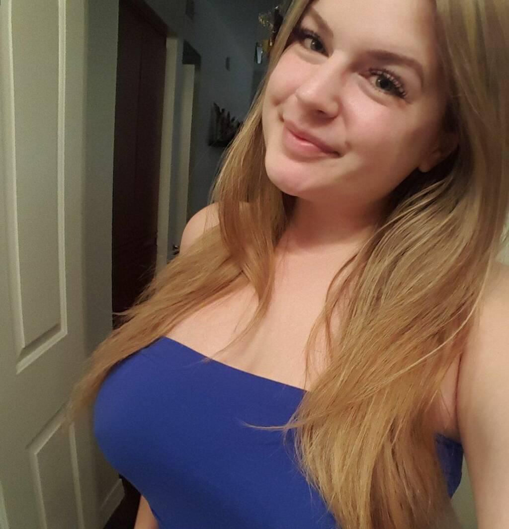 Escorts Fort McMurray, Alberta Ginger