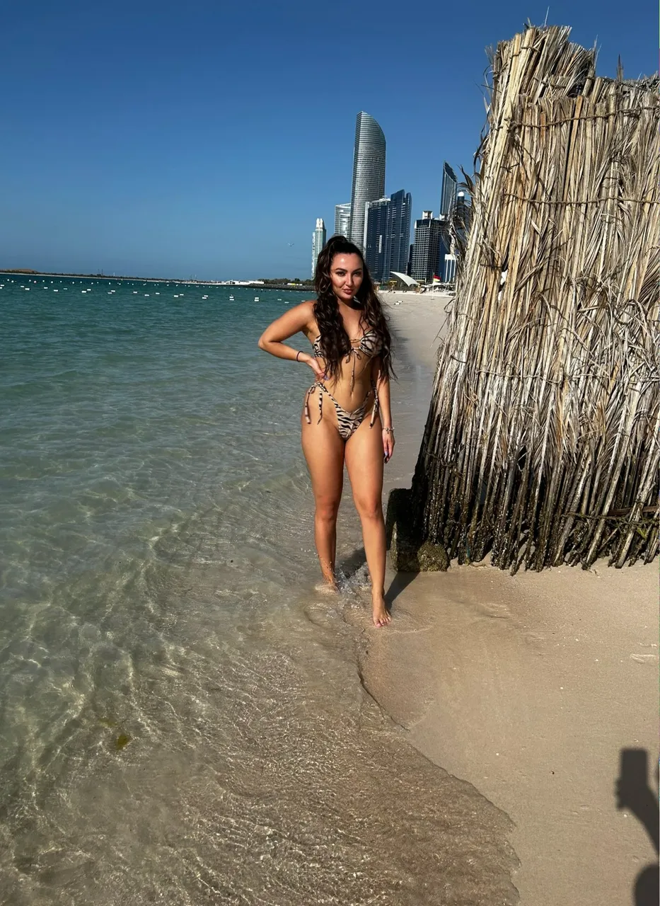 Escorts Abu Dhabi, United Arab Emirates Alena