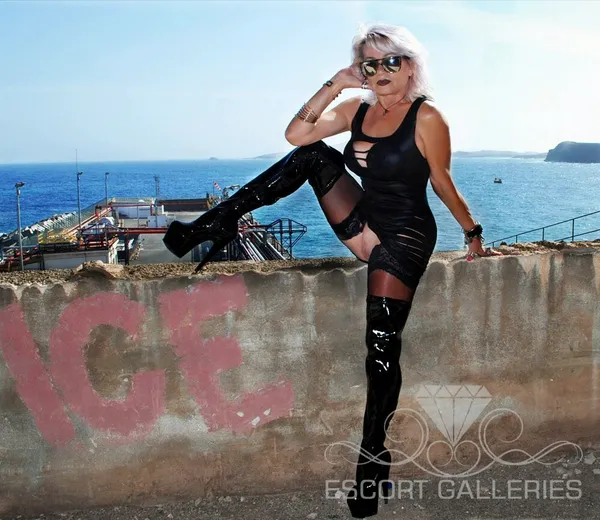 Escorts Wiesbaden, Germany null