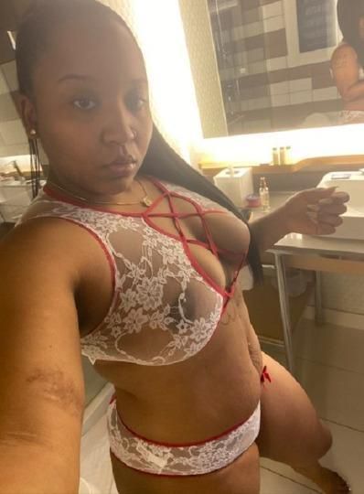 Escorts Chicago, Illinois 💛✨Young Sexy Beauty Queen 🤑👑 Wet Pussy Make Me Squirt🍃😘 Real Thick⭐Juicy 🤑💛✅Sweet✨Beauty Satisfaction 🍬💛