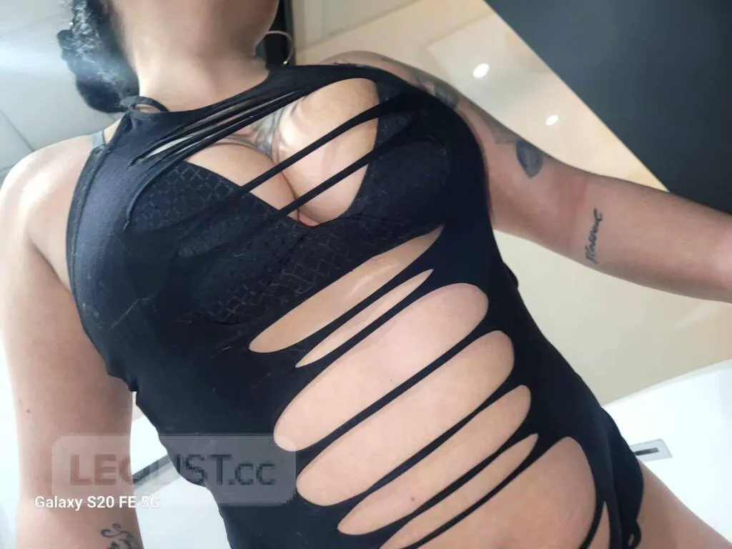 Escorts Montreal, Quebec Vien me voir sa va être fou