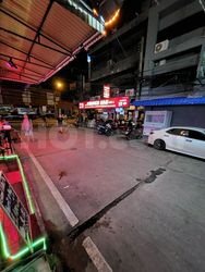 Beer Bar Pattaya, Thailand Corner Bar