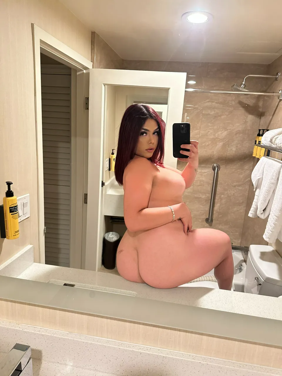 Escorts Santa Ana, California Yenifer