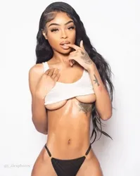 Escorts San Diego, California *** NEW IN TOWN PETITE TREAT????***