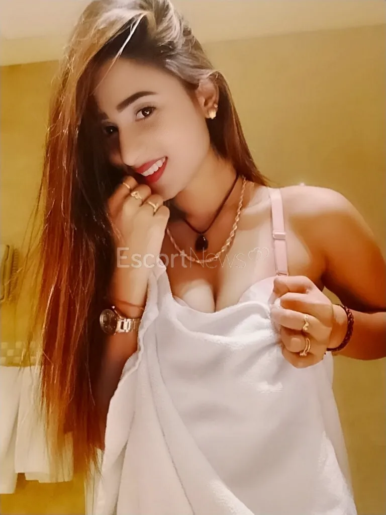 Escorts United Arab Emirates Akruti