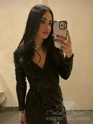 Escorts Paris, France Valentine